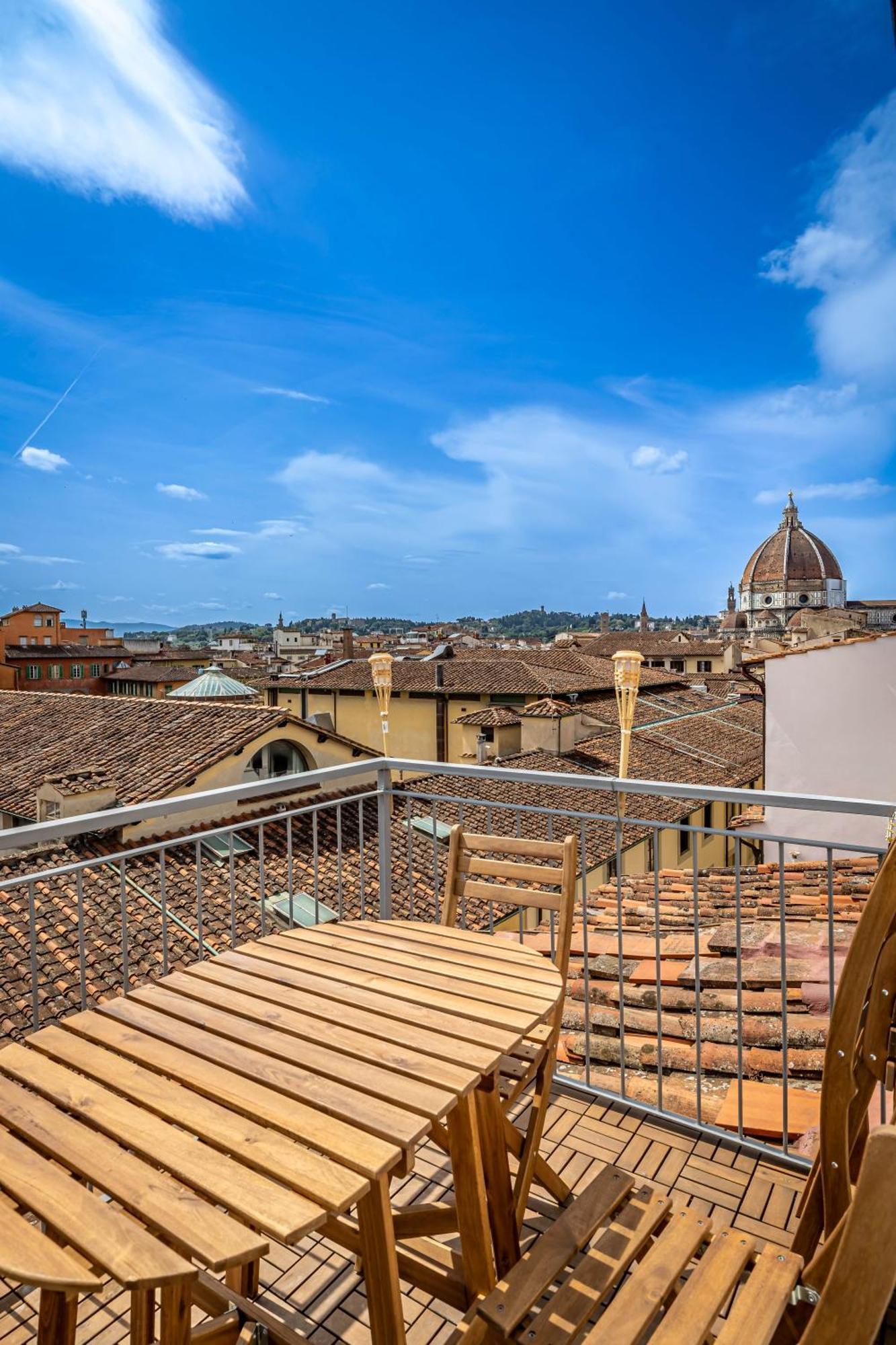 Yd Stunning Terrace On The Accademia Apartment Florence Luaran gambar