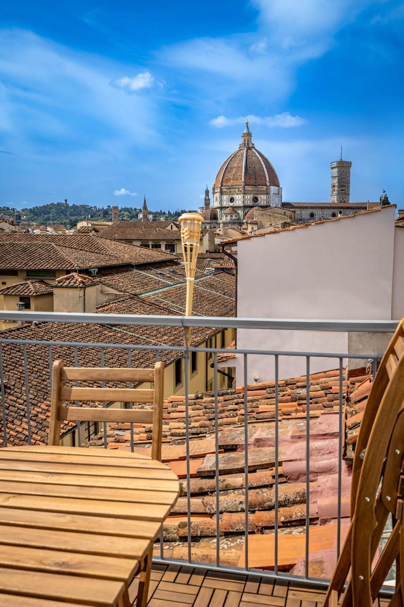 Yd Stunning Terrace On The Accademia Apartment Florence Luaran gambar