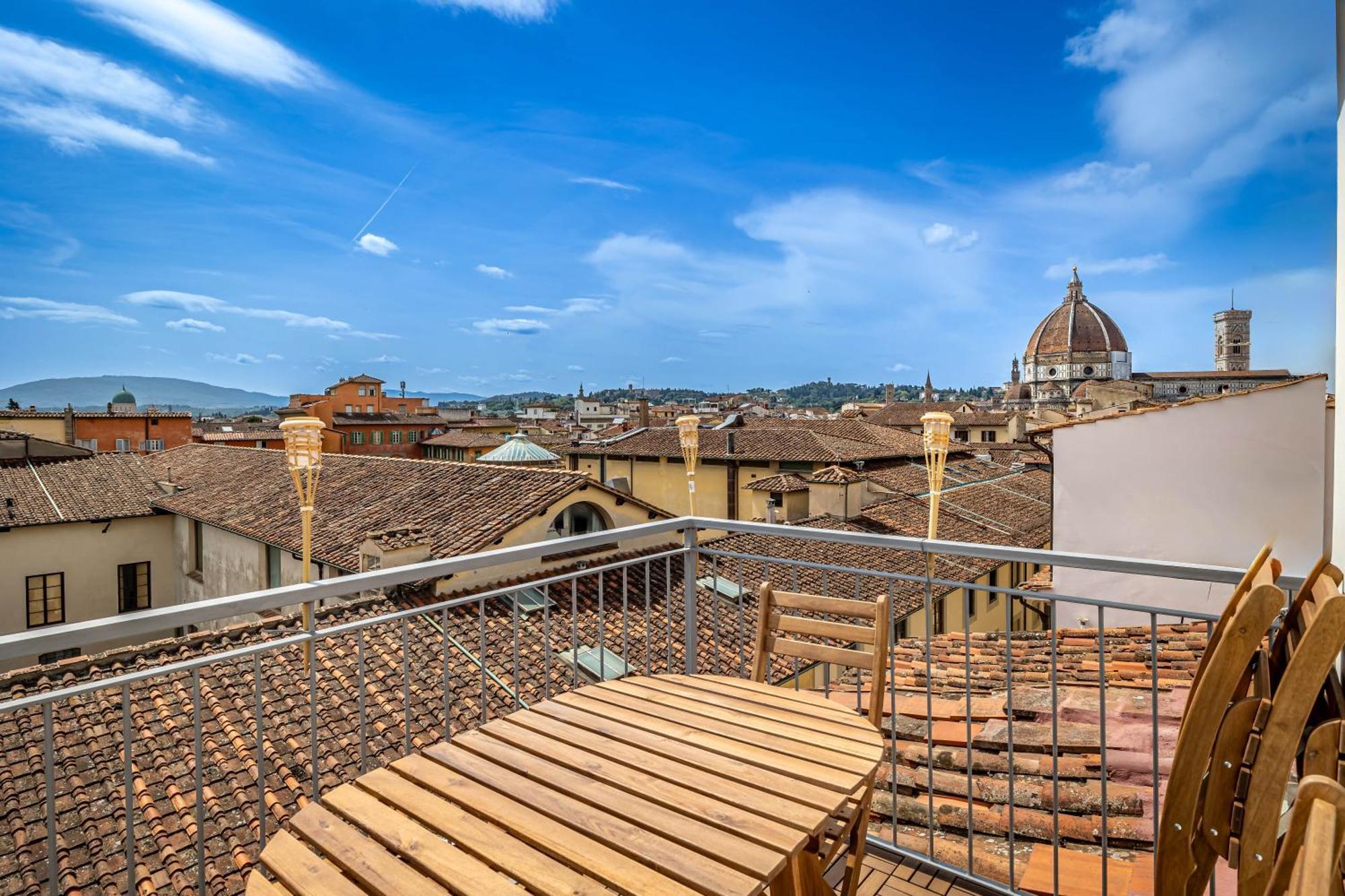 Yd Stunning Terrace On The Accademia Apartment Florence Luaran gambar