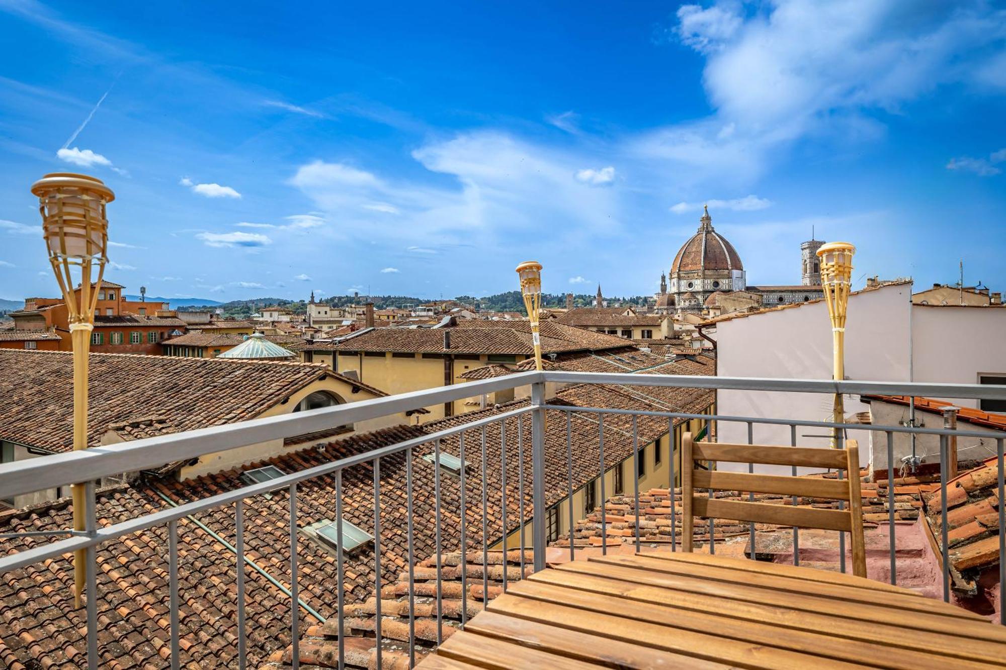 Yd Stunning Terrace On The Accademia Apartment Florence Luaran gambar