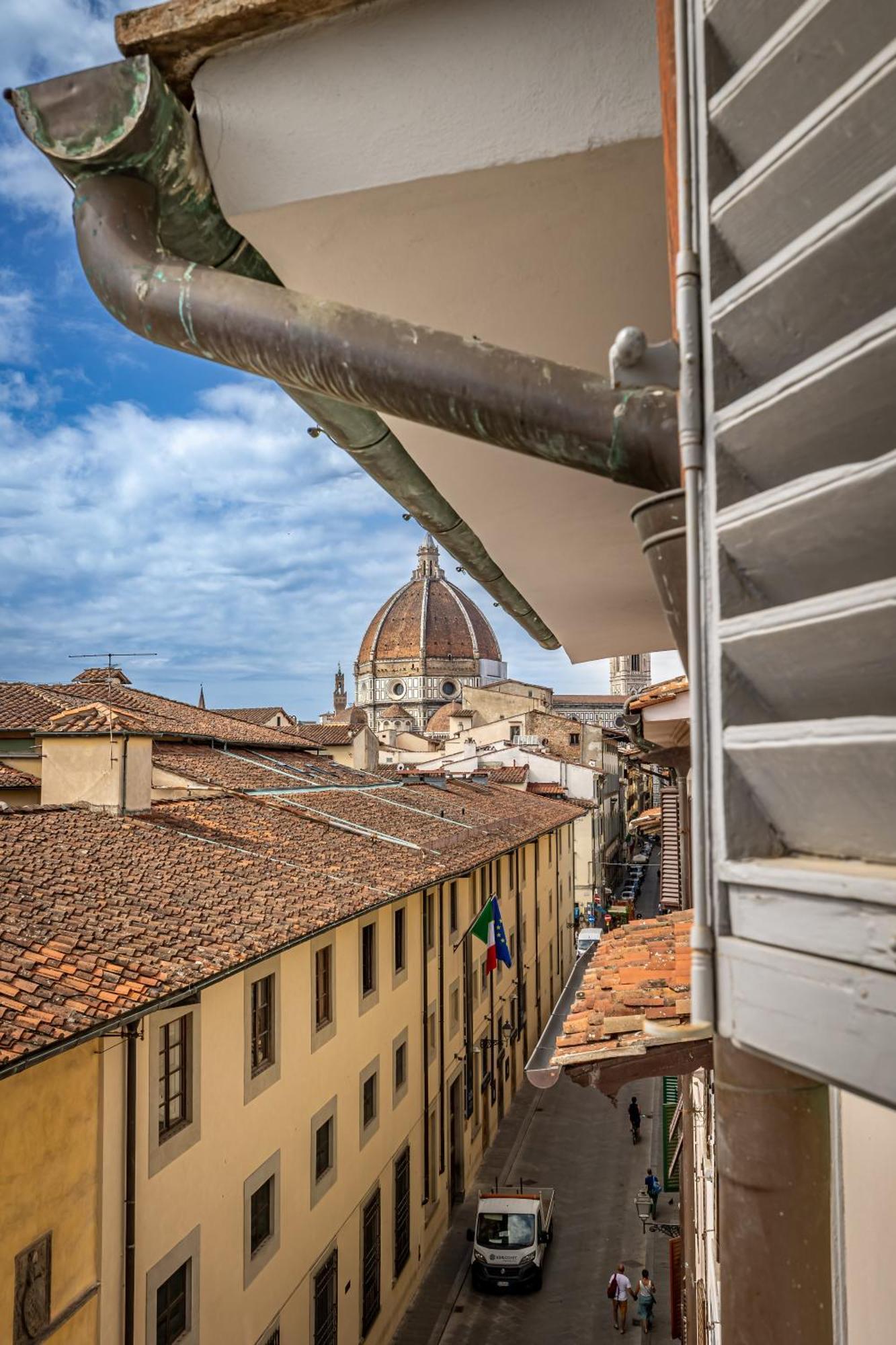 Yd Stunning Terrace On The Accademia Apartment Florence Luaran gambar